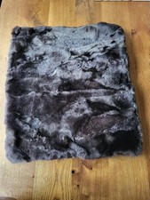 Sitzkissen/Kissenhülle ,Lammfell, dunkelbraun,sehr guter Zustand, unbenutzt