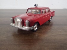 GAMA Mercedes 220S rot mit
