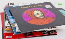 Konvolut 23 Vinyl LPs Maxi Singles 1980er 1990er Enigma STS BJH Ambros Slade etc