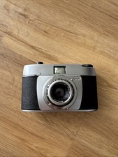 Adox Pronto Sucherkamera mit Radionar L 1:2.8/45 Analogkamera