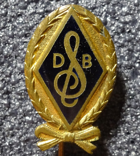 Deutscher - ⭐️⭐️⭐️,