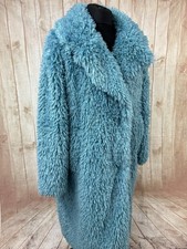 Langer zotteliger Damenmantel