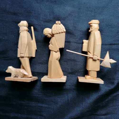 Alte holzfiguren aus - 3,
