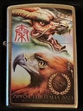 GEDRUCKTES Zippo von Mazzi "2023 ZIPPO CLUB ITALIA-EAST MEETS WEST" auf Chromoptik