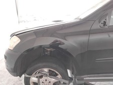 Mercedes ML164 original Kotflügel vorn links 197 obsidianschwarz BJ2006