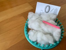 Strickring 22cm türkis mit Nadel, Anleitung und Füllwolle TCM neuwertig