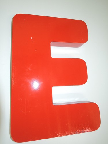 Buchstabe rot cm hoch - buchstabe, e
