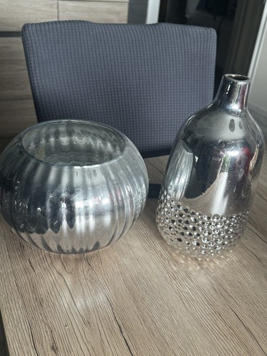Silberne vase und - silberne,