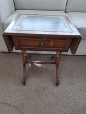 Beistelltisch mit doppelter