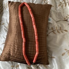 Natürliche rote Korallenkette