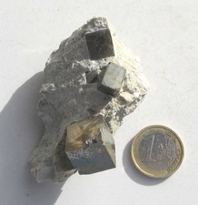Pyritwürfel matrix stufe - in,