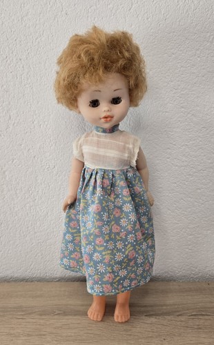 Nette vinyl puppe - puppe, doll