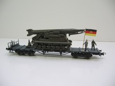 Rakete SCUD-A mit Panzer auf