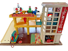 Vintage Fisher Price Spielzeug 70er Jahre Action Garage verpackt
