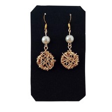 ohrhänger mit weißer perle