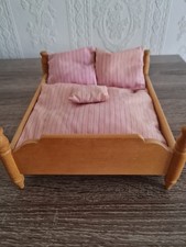 Puppenhaus Puppenbett Dora