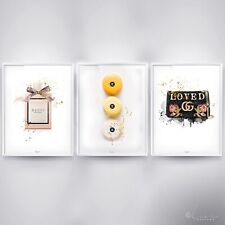 Poster SET A4 - 3 St. ( +1 Poster GESCHENK ) Fashion inspiriert Plakat Parfüm