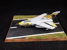 Diorama Flugplatz Asphaltpiste 1/72 universal für Flugzeuge