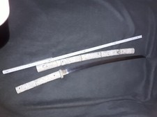 Wakizashi ( no Katana) Deko weil nicht scharf.