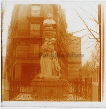 FRANCE Paris Denkmal Für