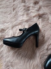 plateau pumps 41
