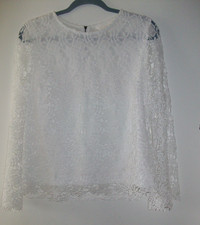 Weiße Spitzenbluse /