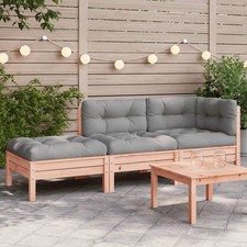 Gartensofa mit Kissen und