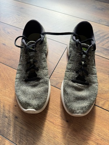Viel getragene laufschuhe - viel,