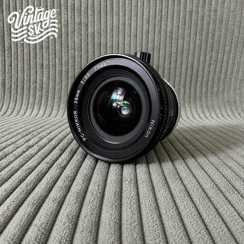 Nikon nikkor 28mm 3 - 28mm, f/3.5.