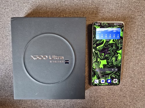 Vivo x300 ultra - ultra,