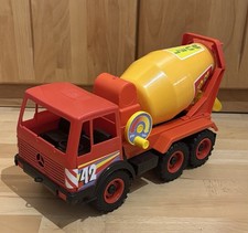 LENA MERCEDES GROSSER PLASTIK