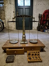 Apotheker Balkenwaage mit  Gewichten, 2 Schubladen