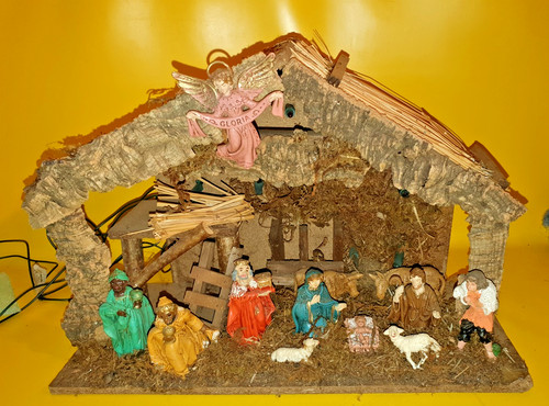 Alte krippe mit - krippe, figuren-made