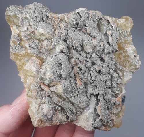 Pyrit fluorit grube - fluorit,