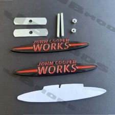 Mini John Cooper Works vorne und hinten schwarz rote Abzeichen Cooper One JCW F56 F55