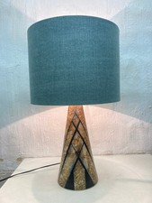 Große Tischlampe mit