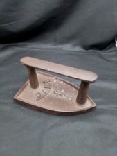 Antikes Bügeleisen UNIC aus