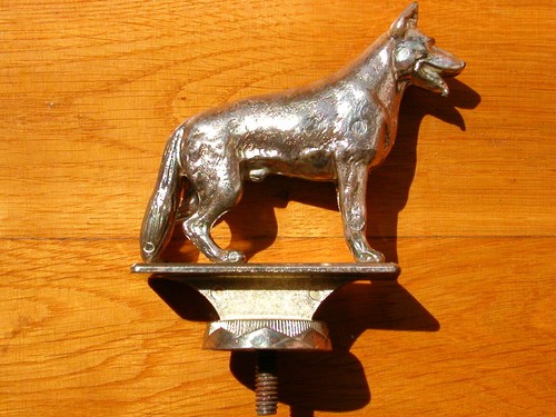 Figur schäferhund aus metall - figur,