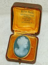 Alte Kamee grüner Lagenstein