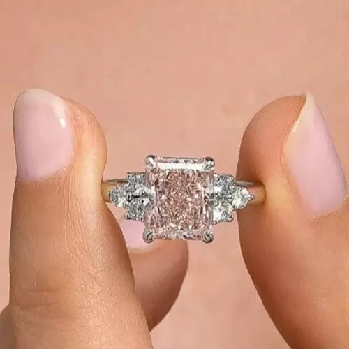 Fancy vivid pink - 3,00, ct