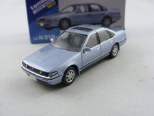 90 Nissan Cefiro in silber