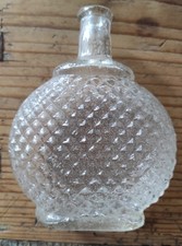 Schnapsflasche. Schwarzwald 19. Jh. klares Glas mit Noppen, in die Form geblasen