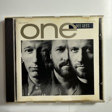 One CD Bee Gees
