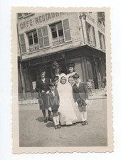 Kommunitantin mit Familie, Rue de la Provoierie, Versailles - Foto Schnappschuss 1935