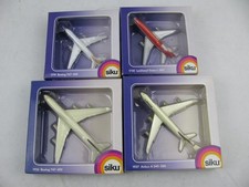 257| Siku Sammlung Flugzeuge 1719 1720 1926 1927 (Airbus Boeing Lockheed)
