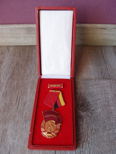 Ddr orden abzeichen madaille - abzeichen,