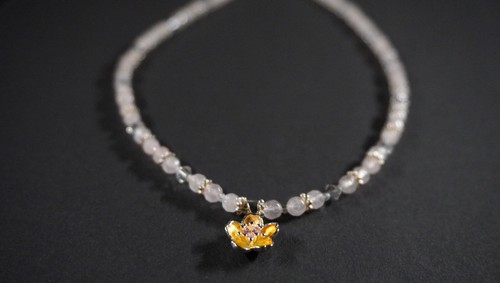 Zierliche rosen quarz kette - rosen,
