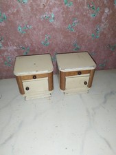 2 x Alter Nachtschrank um