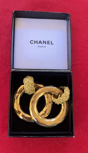 Chanel ohrringe zwei paare in - chanel,
