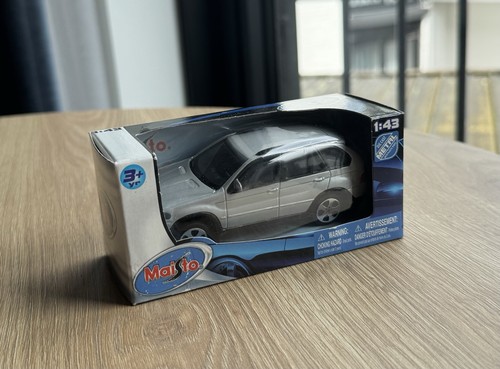 Maisto bmw 4 6is e53 - 1:43,